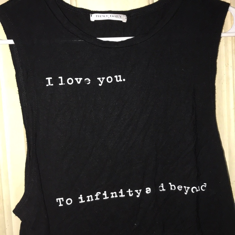 black crops top.